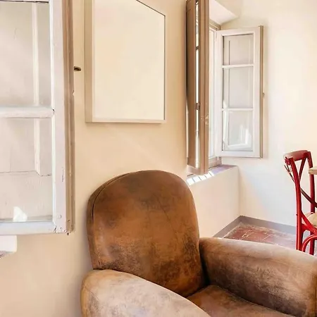 Apartment Elegante Residenza In Piazza De' Pitti